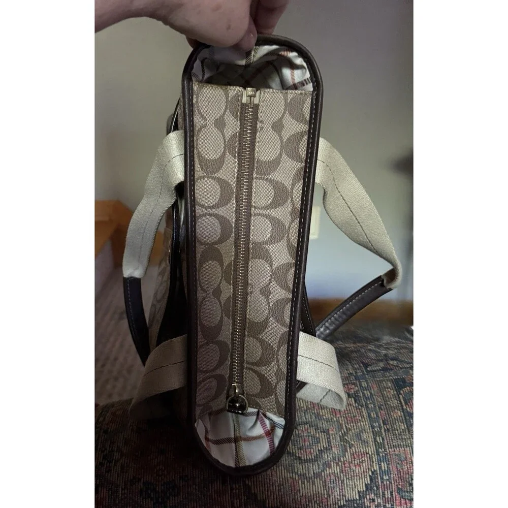 Coach heritage signature